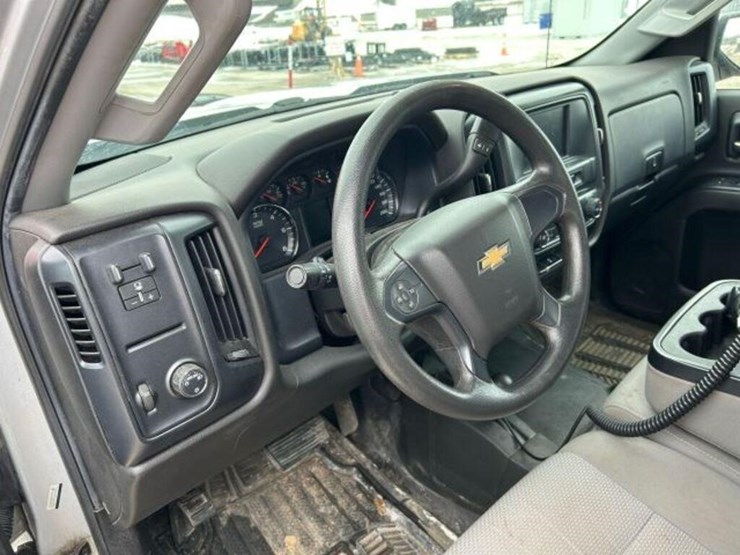 2018-chevrolet-silverado-2500hd-image-12