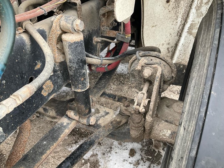 2005-freightliner-m2-106-image-59