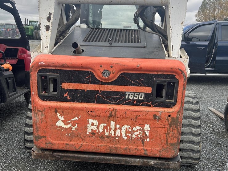 2011-bobcat-t650-image-13