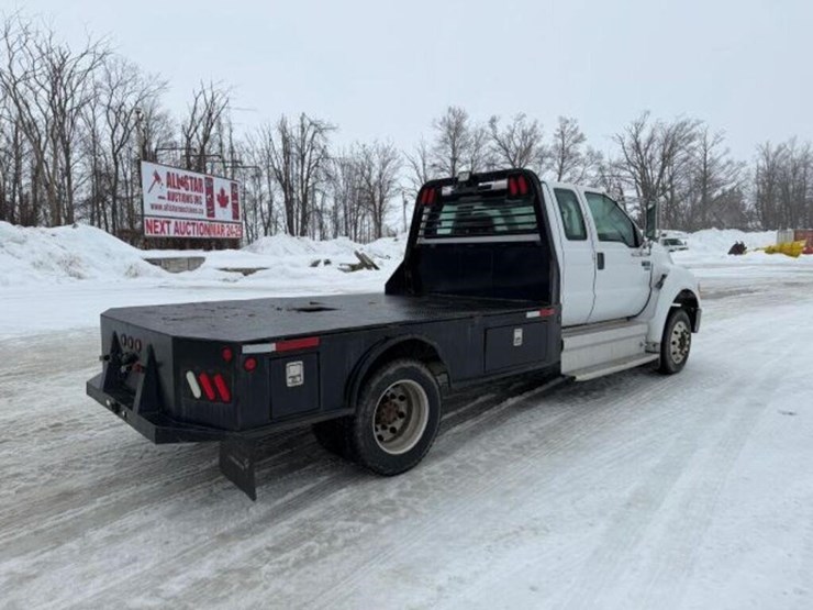 2009-ford-f650-xlt-image-3