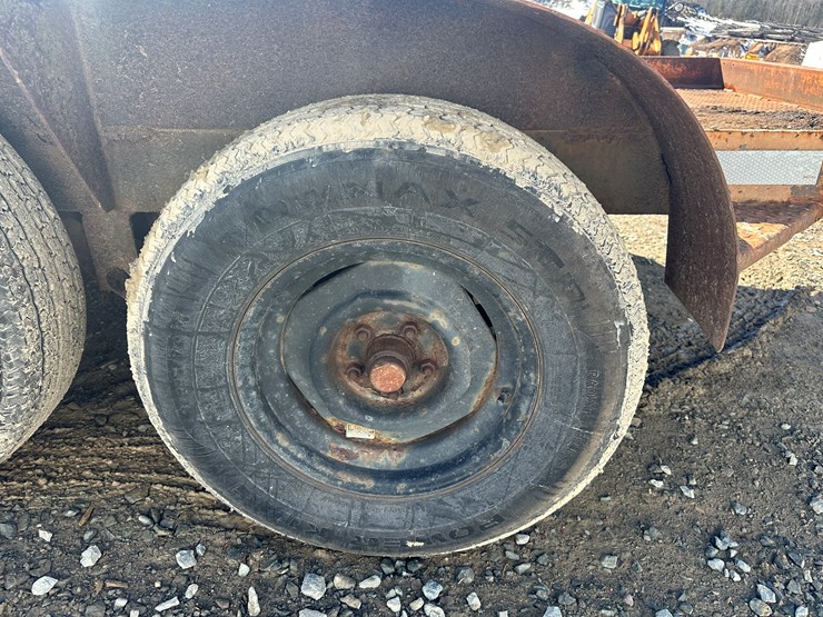 case-maxi-sneaker-image-85