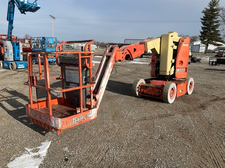 2000-jlg-e300ajp-image-1