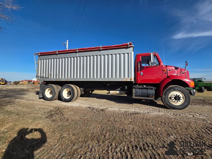 1994-international-8100-image-4