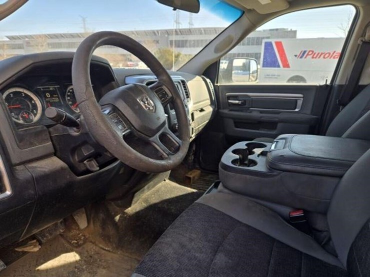 2018-dodge-2500-image-28