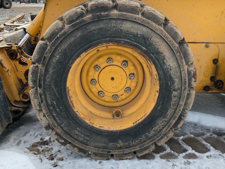 2004-john-deere-320-image-10