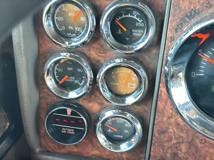 2005-kenworth-t800-image-67