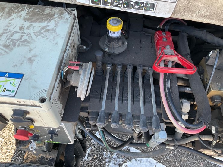 #1250-•-2016-niftylift-sd64d-articulating-boom-lift-image-65