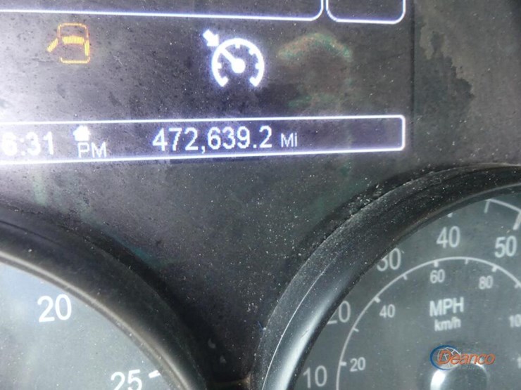 2017-peterbilt-567-image-23