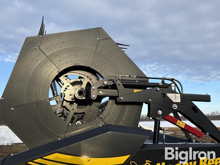 2023-case-ih-820-image-16