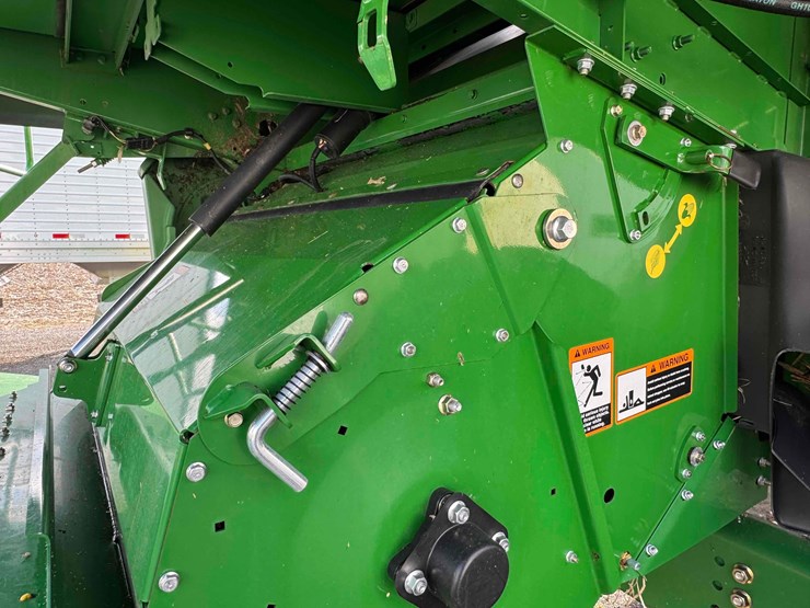 2013-john-deere-s550-image-11