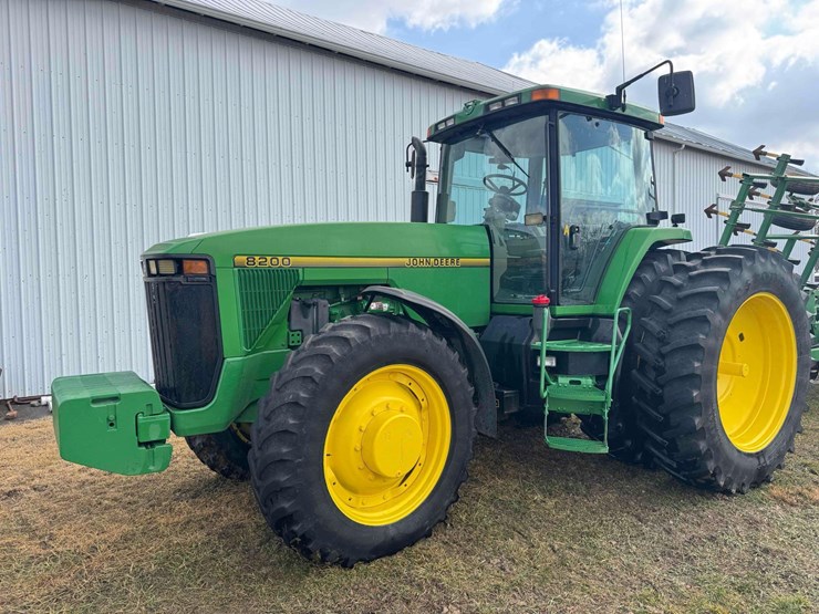1995-john-deere-8200-image-2