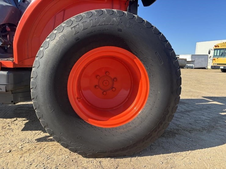 2017-kubota-l4760d-image-17