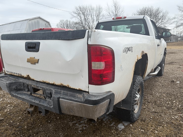 2013-chevrolet-silverado-2500hd-image-4