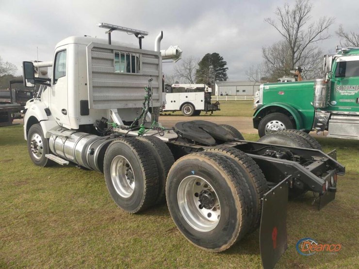 2018-kenworth-t880-image-3