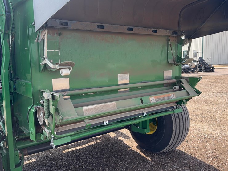 2021-john-deere-560r-image-17