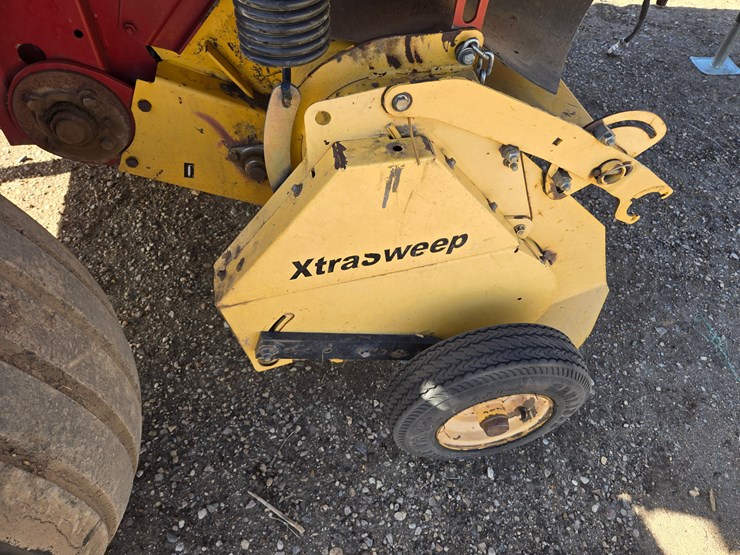 2010-new-holland-br7090-image-16