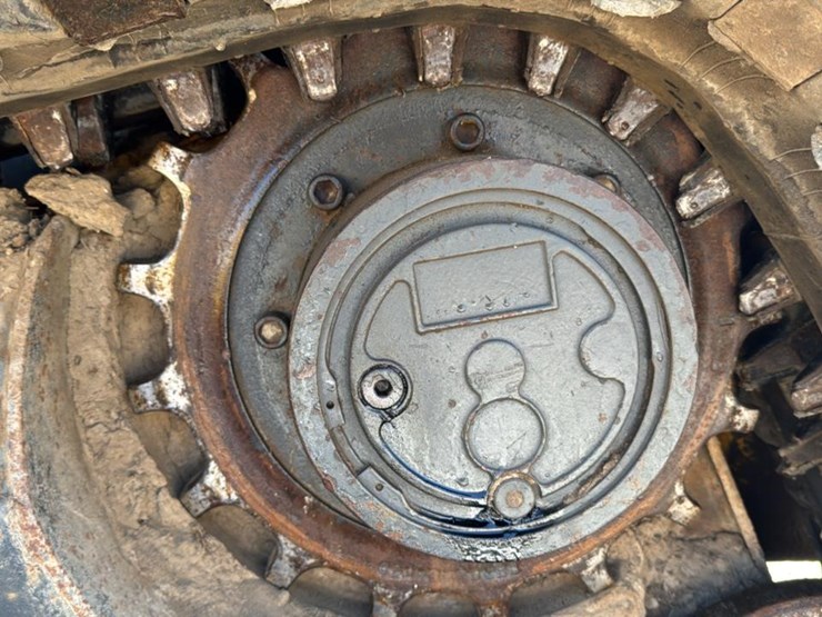 2011-new-holland-c238-image-13