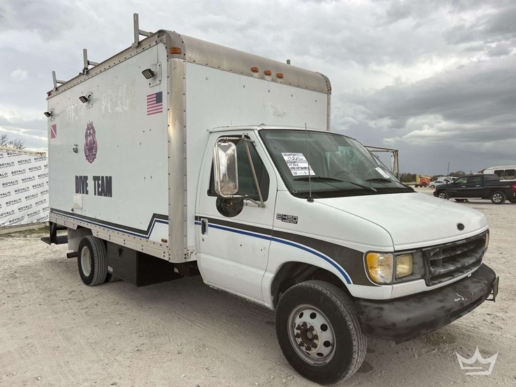 2001-ford-e450-image-2