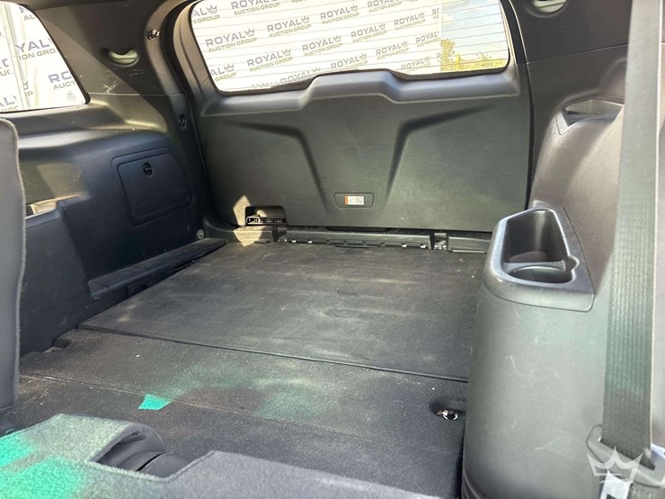 2016-ford-explorer-image-21