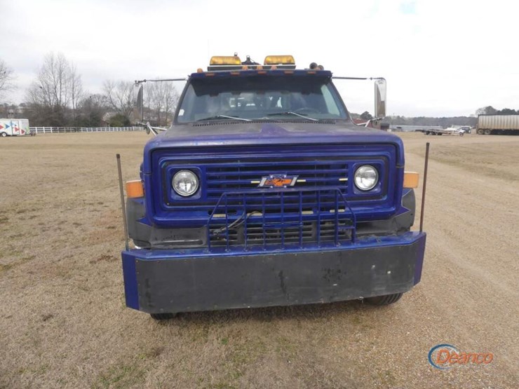 chevy-wrecker,-s/n-c17db9v113465:-s/a,-gas-eng.,-5-sp.,-holmes-600-wrecker,-52k-mi.-image-1