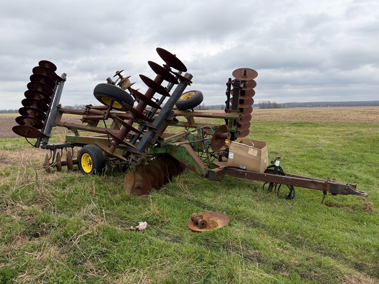 john-deere-630-image-2