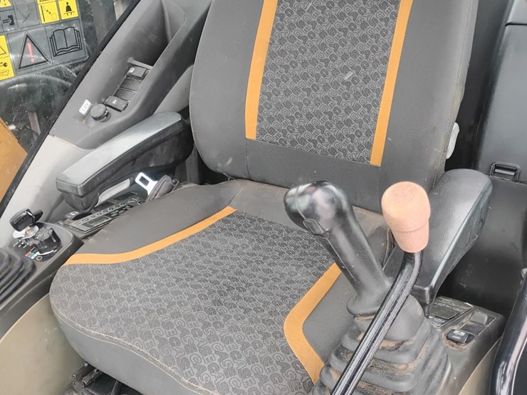 2018-case-cx145dsr-image-18