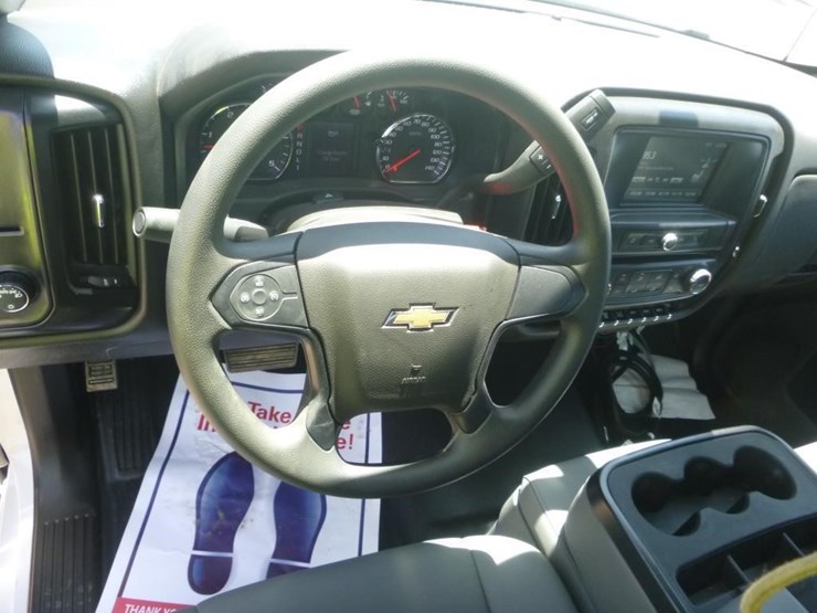 2023-chevrolet-silverado-5500hd-image-18