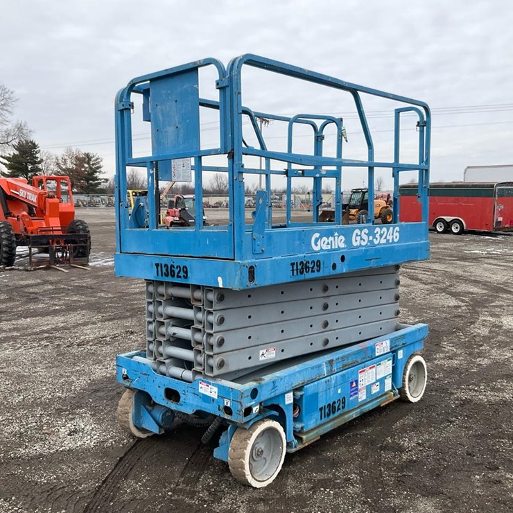 2003 GENIE GS3246