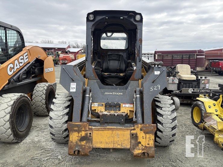 2015-deere-326e-image-2