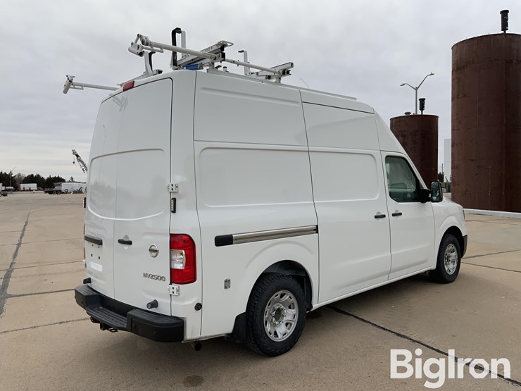 2017-nissan-nv2500-image-5