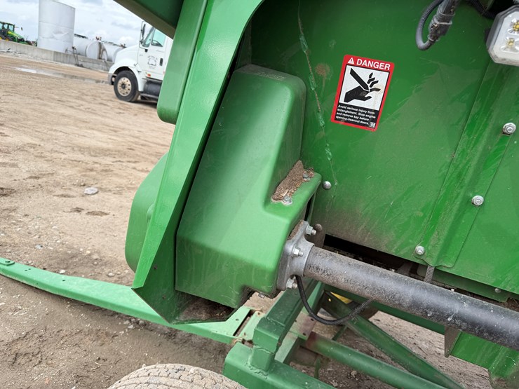 john-deere-c8r-image-20