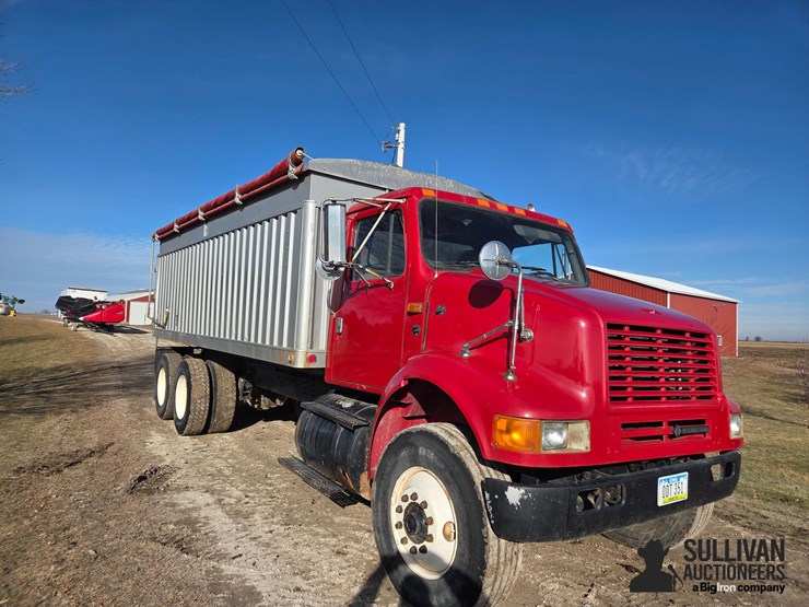 1994-international-8100-image-3