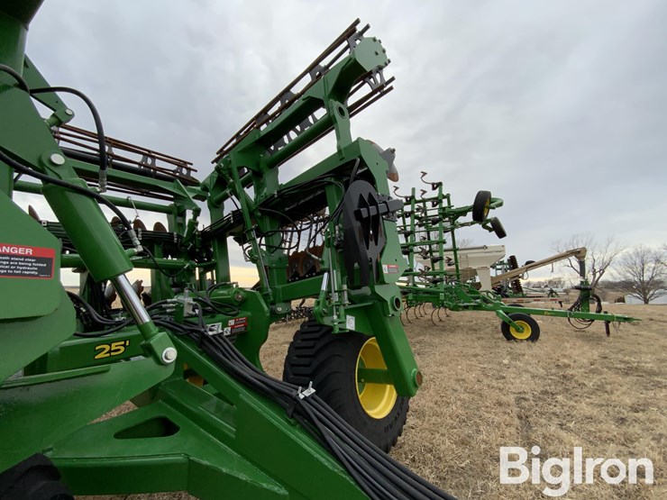 2023-john-deere-2680h-image-13