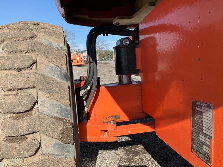 2004-jlg-600s-image-46