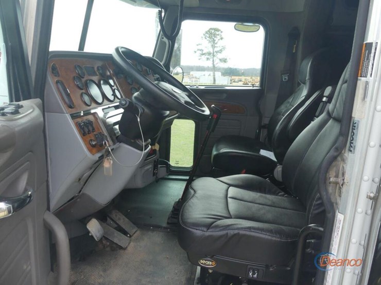 2007-peterbilt-379-image-14