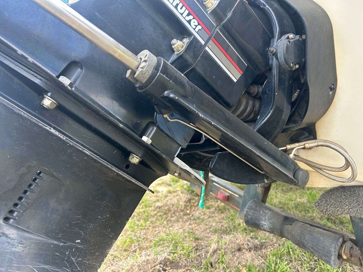 1996-vip-18'-ski-boat-image-18