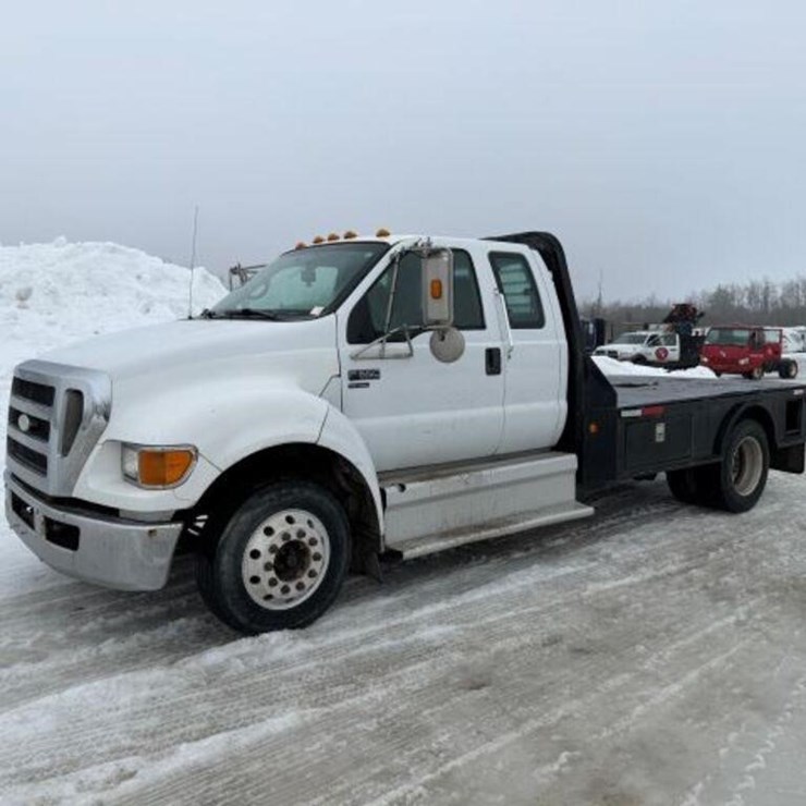 2009 FORD F650 XLT