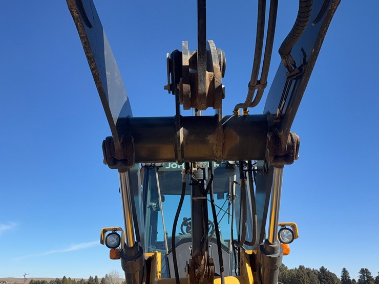 2011-deere-524k-image-42