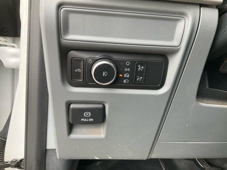 2021-ford-f150-xl-image-61