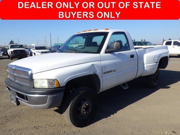 2001-dodge-ram-3500-image-1