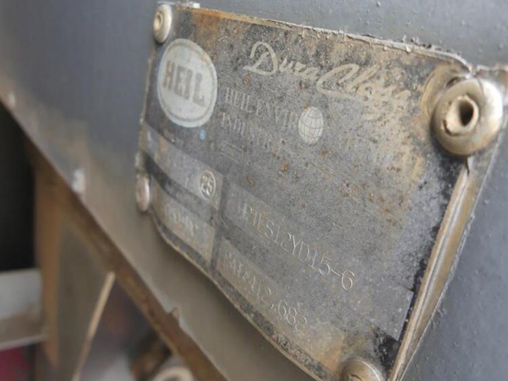 2001-mack-ch613-image-9