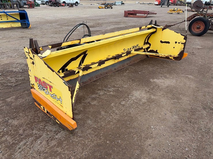 snow-wolf-fast-tach-ultra-108-quick-release-snow-pusher-image-2