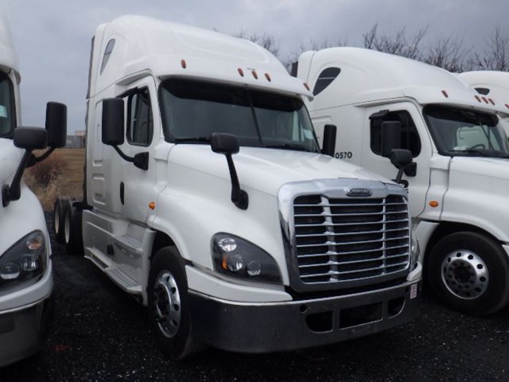 2017-freightliner-cascadia-125-evolution-image-3