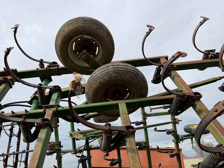 john-deere-40-image-15