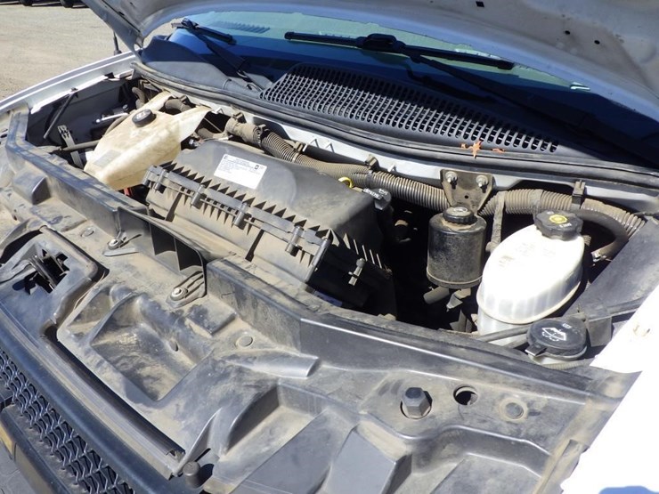 2018-chevrolet-express-2500-image-10