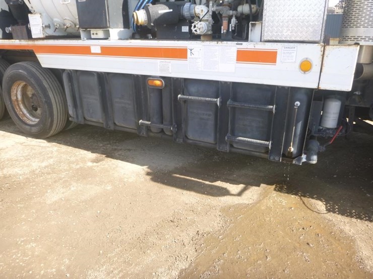 2013-international-7600-image-11