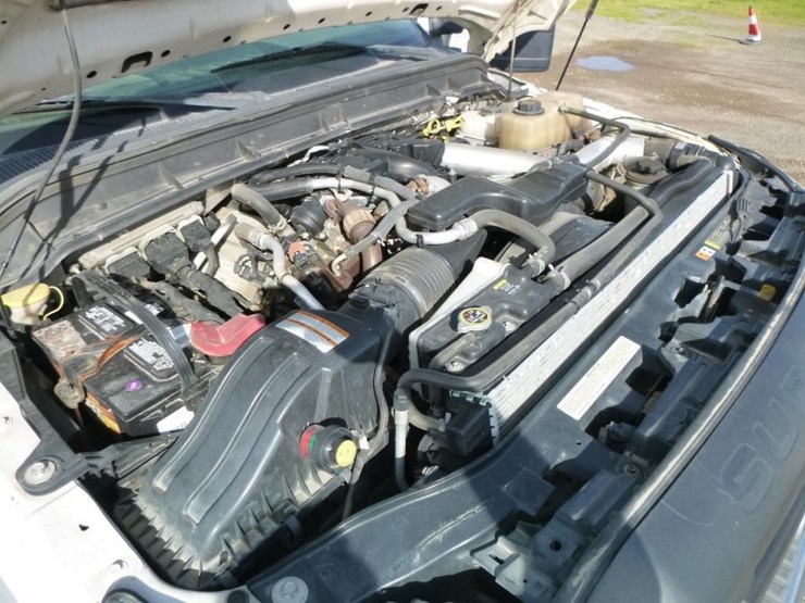 2011-ford-f550-image-33