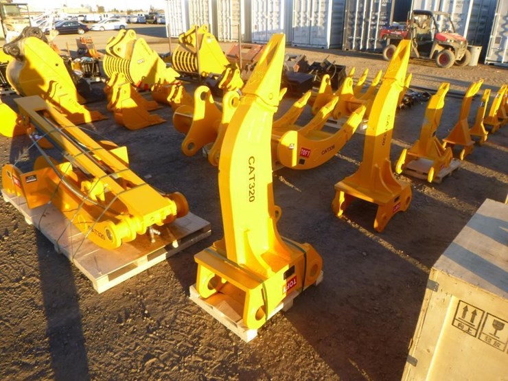 caterpillar-320-image-3