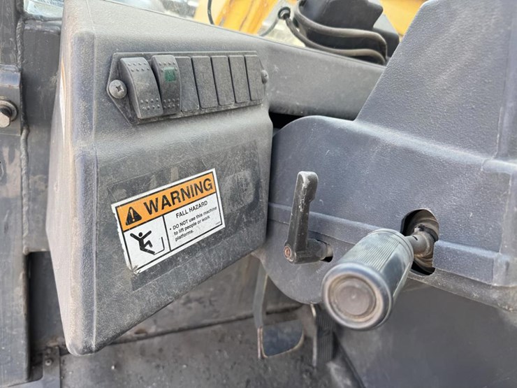 2013-gehl-dl11-image-40