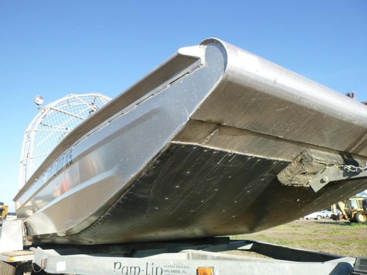 2001-unknown-trailer-image-26